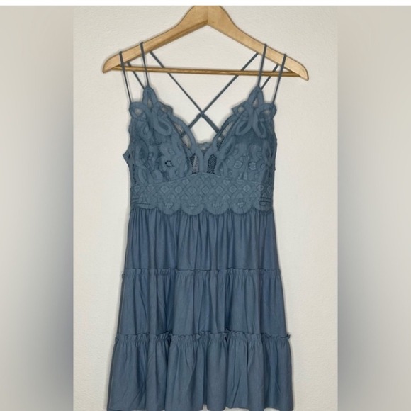 Zenana Tank 1X Lace Detail Vneck Blue Babydoll Style Flowy Feminine - Picture 12 of 14